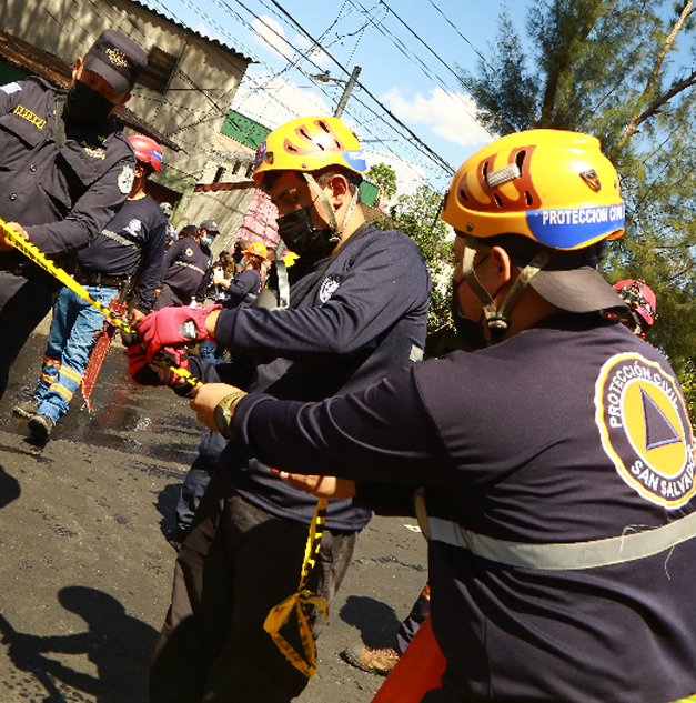 Alcaldía de San Salvador cubrirá gastos funerarios de las víctimas del incendio en comunidad Atonal y reconstruirá vivienda de familia afectada