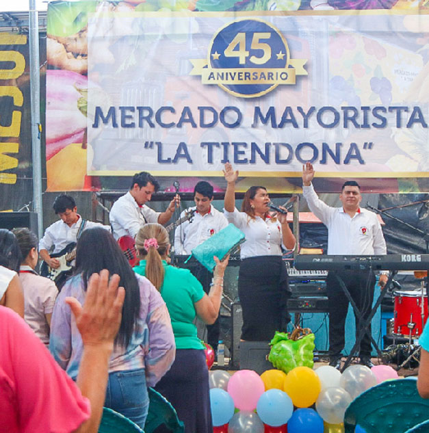 Alcaldía de San Salvador organizó el 45 aniversario del mercado La Tiendona