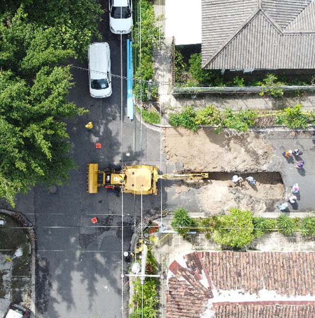 Cuadrillas municipales trabajan en la reparación de cárcava formada en la colonia Costa Rica